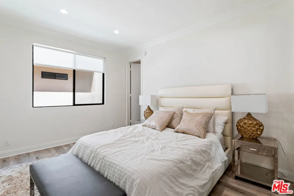 430 MAPLE DRIVE #203 Beverly Hills, CA 90210