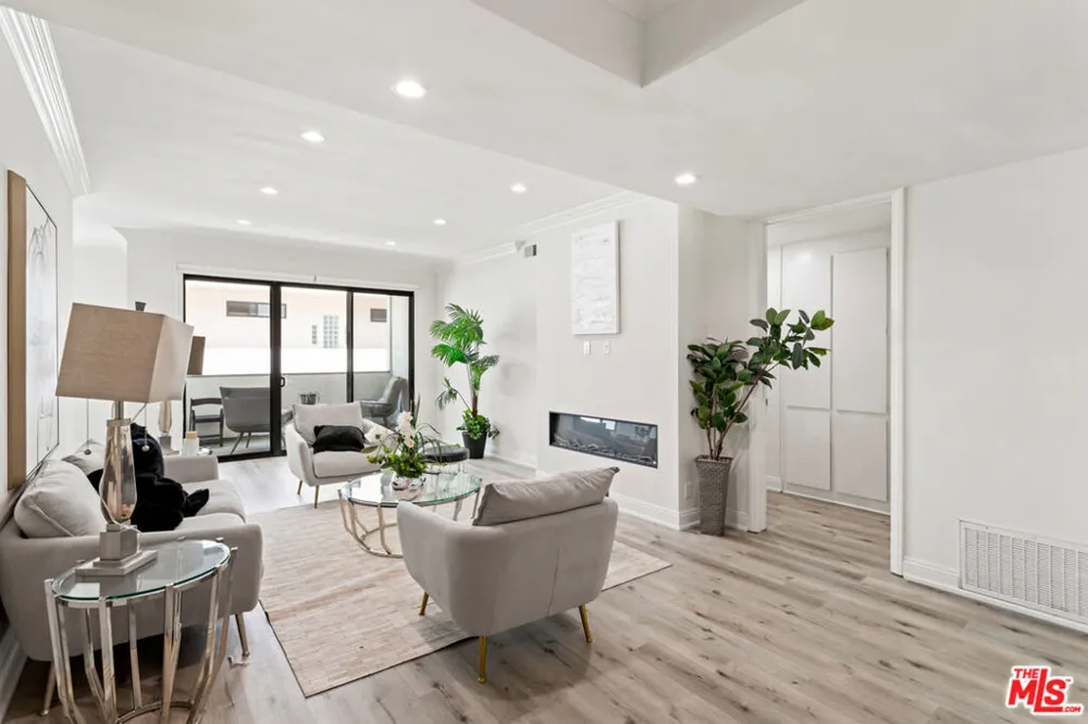 430 MAPLE DRIVE #203 Beverly Hills, CA 90210