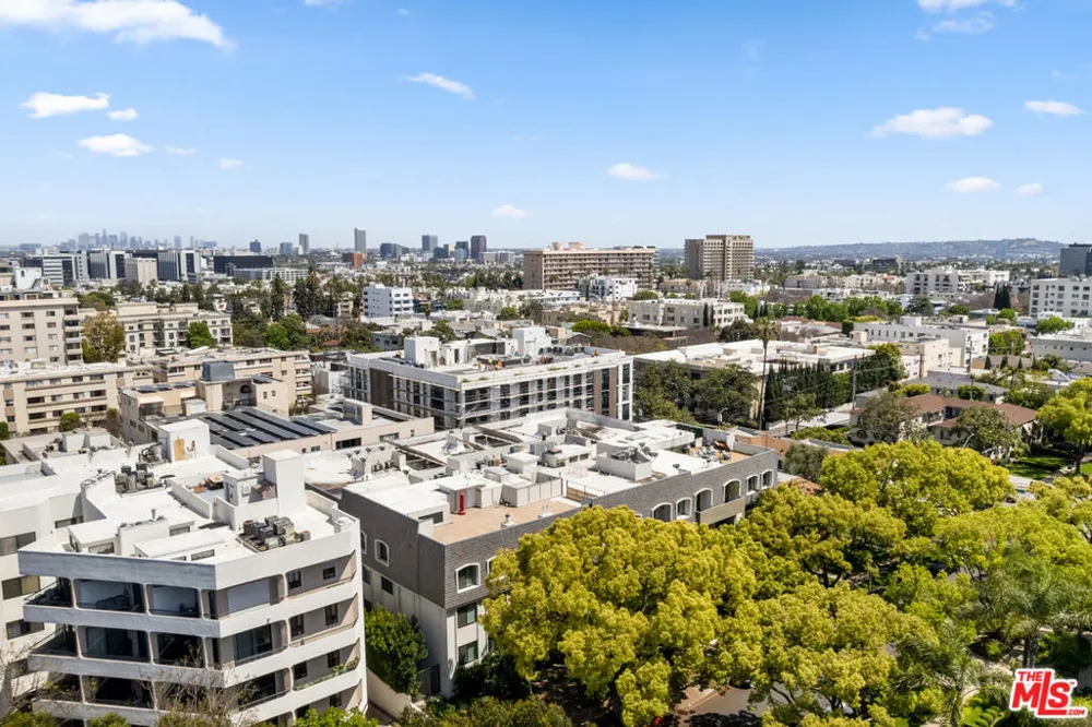 430 MAPLE DRIVE #203 Beverly Hills, CA 90210