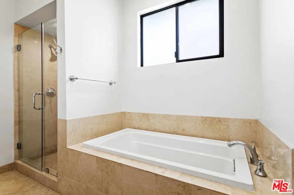 430 MAPLE DRIVE #203 Beverly Hills, CA 90210