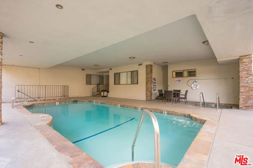 430 MAPLE DRIVE #203 Beverly Hills, CA 90210
