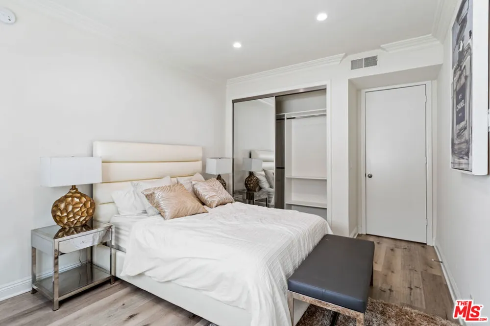 430 MAPLE DRIVE #203 Beverly Hills, CA 90210
