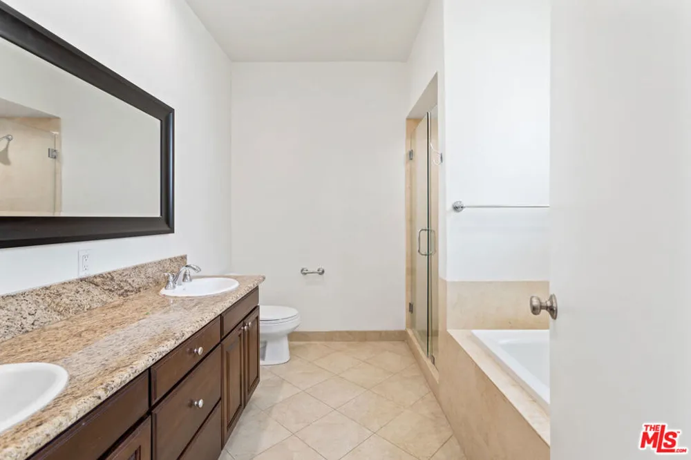 430 MAPLE DRIVE #203 Beverly Hills, CA 90210