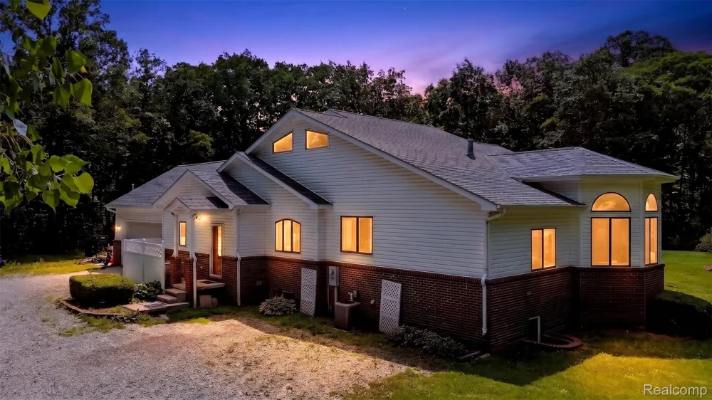 1621 Preservation Lane St Clair City, MI 48079