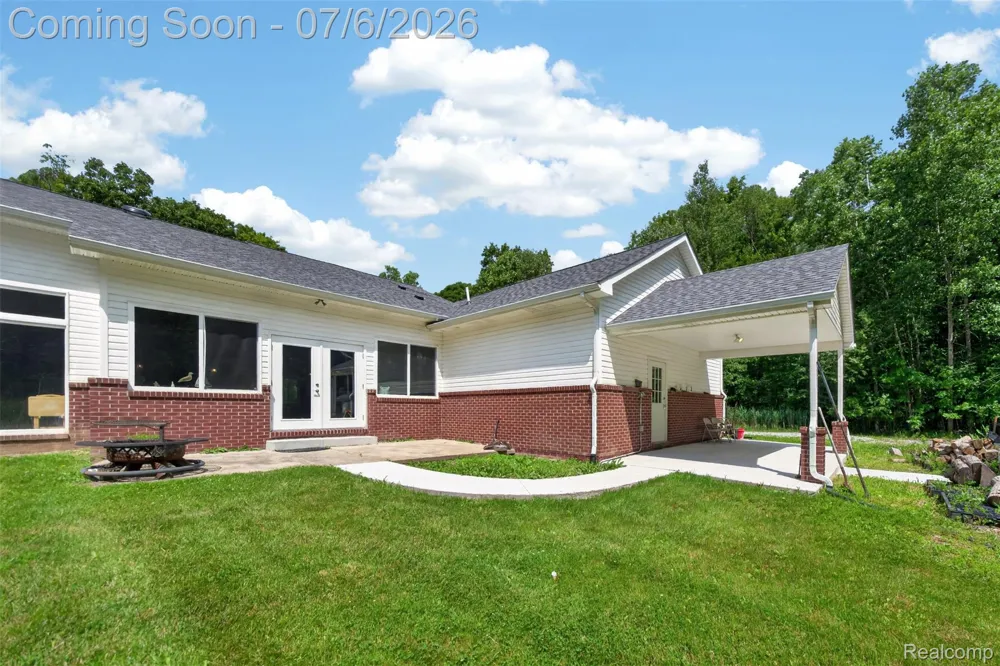 1621 Preservation Lane St Clair City, MI 48079
