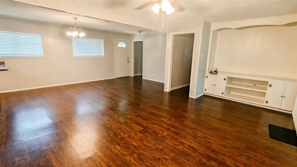 4800 Sabelle Lane Haltom City, TX 76117