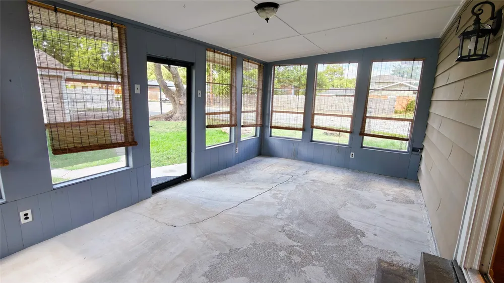 4800 Sabelle Lane Haltom City, TX 76117