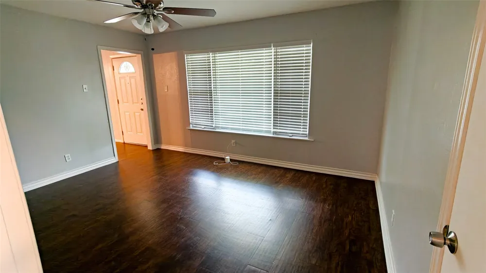 4800 Sabelle Lane Haltom City, TX 76117