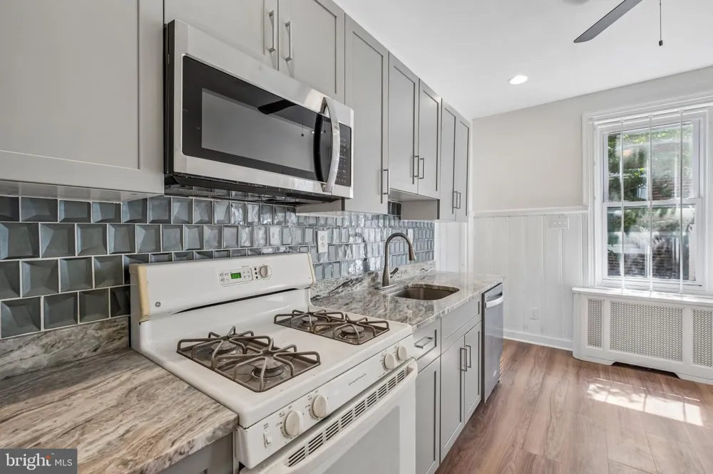 627 WALNUT STREET Darby, PA 19023