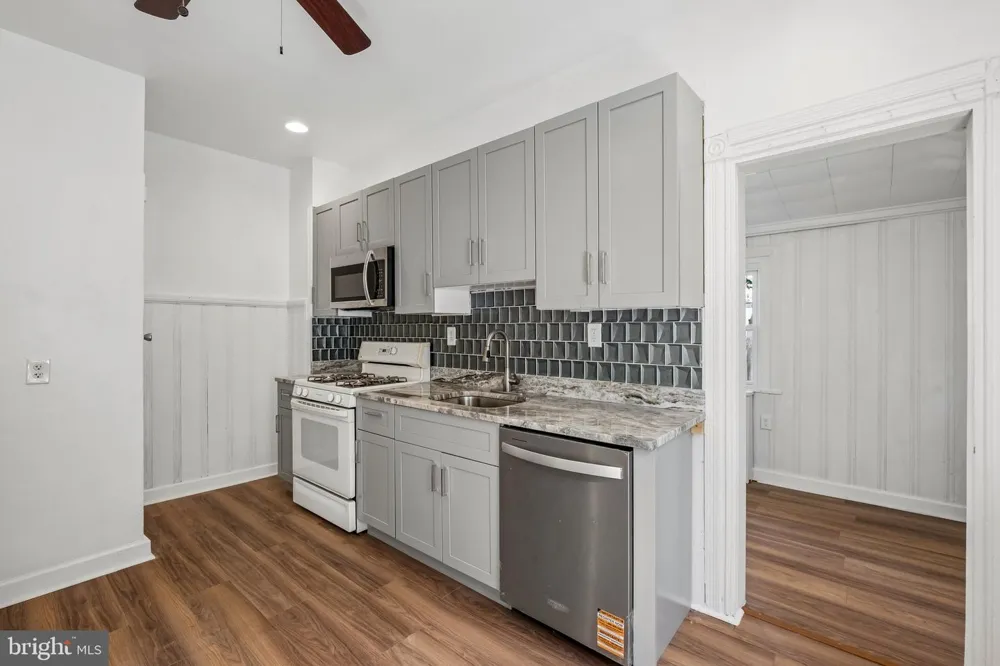 627 WALNUT STREET Darby, PA 19023