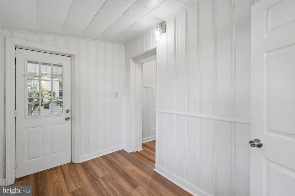 627 WALNUT STREET Darby, PA 19023