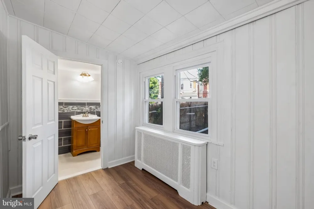 627 WALNUT STREET Darby, PA 19023