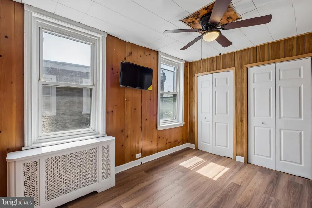 627 WALNUT STREET Darby, PA 19023