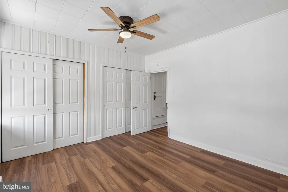 627 WALNUT STREET Darby, PA 19023