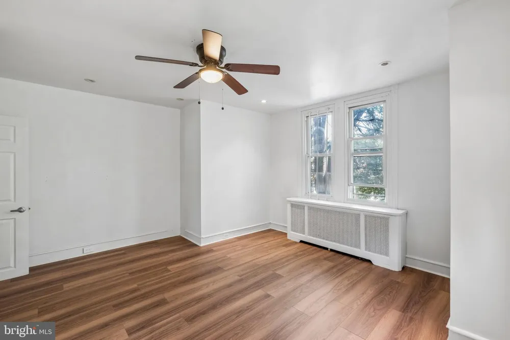 627 WALNUT STREET Darby, PA 19023