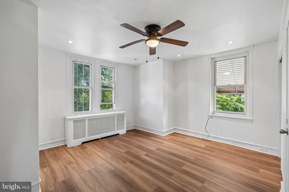 627 WALNUT STREET Darby, PA 19023
