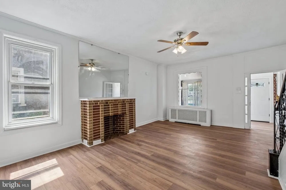 627 WALNUT STREET Darby, PA 19023