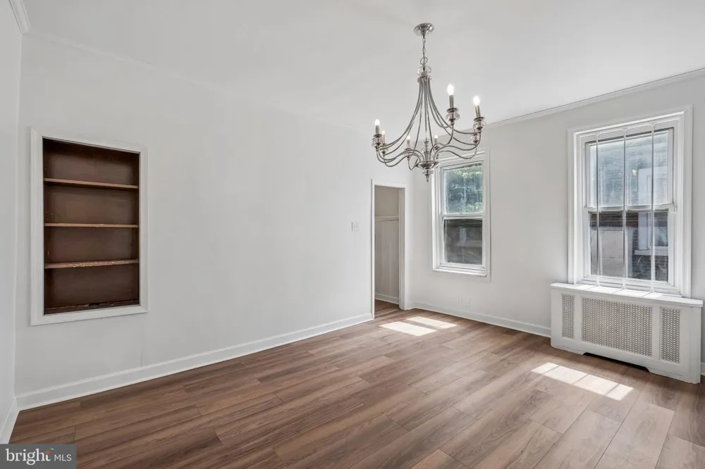 627 WALNUT STREET Darby, PA 19023