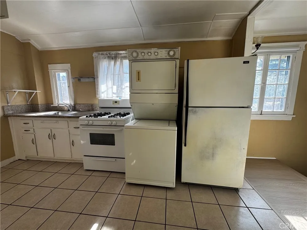 104 W 5th Street San Dimas, CA 91773