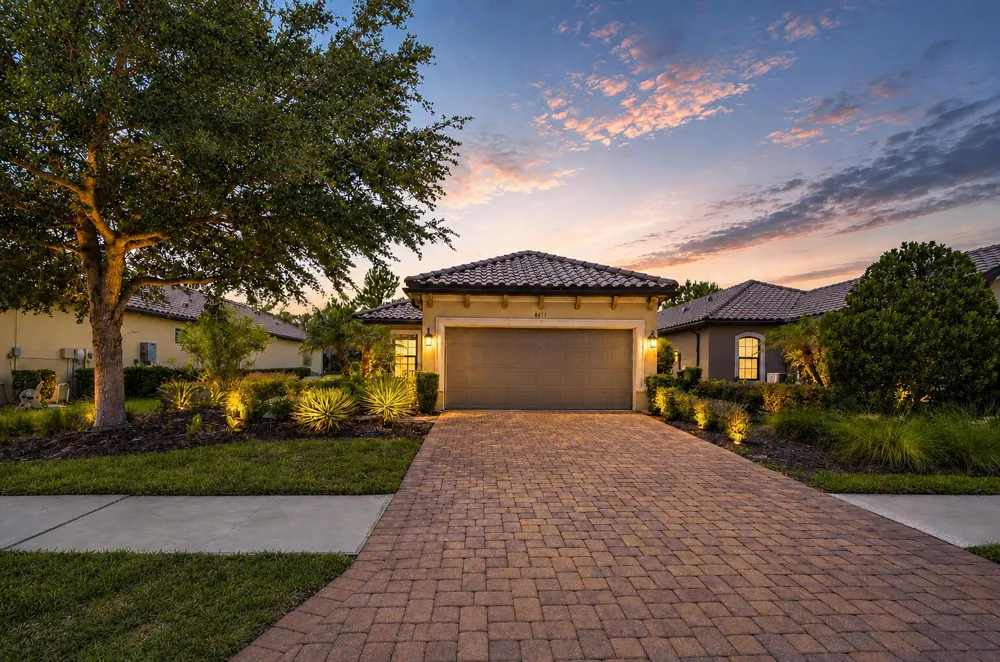 8433 Alberata Vista Drive Tampa, FL 33647
