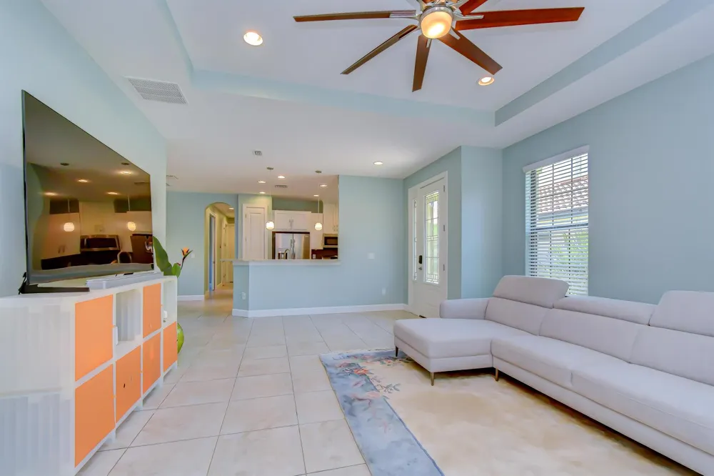 8433 Alberata Vista Drive Tampa, FL 33647