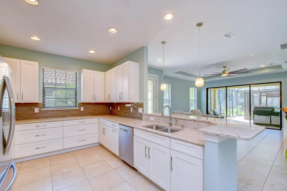 8433 Alberata Vista Drive Tampa, FL 33647