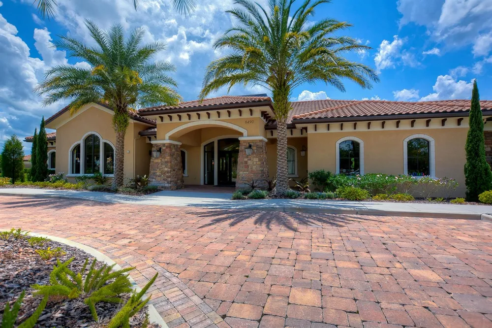 8433 Alberata Vista Drive Tampa, FL 33647
