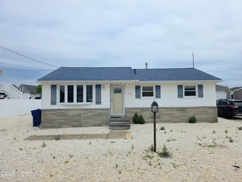 129 E Raritan Drive