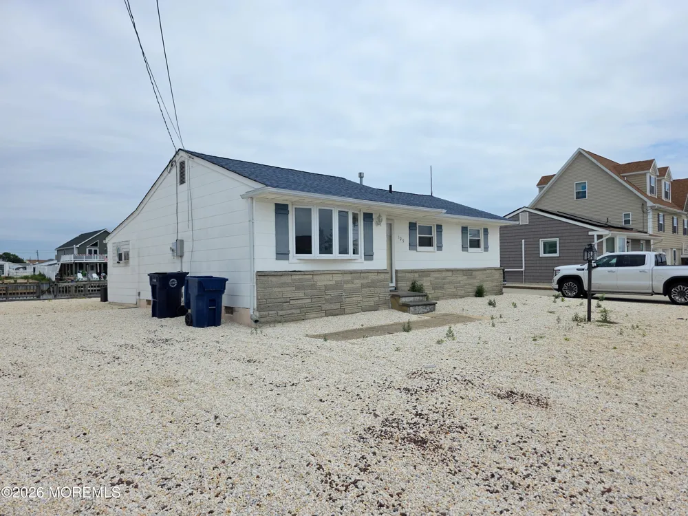 129 E Raritan Drive Little Egg Harbor, NJ 08087