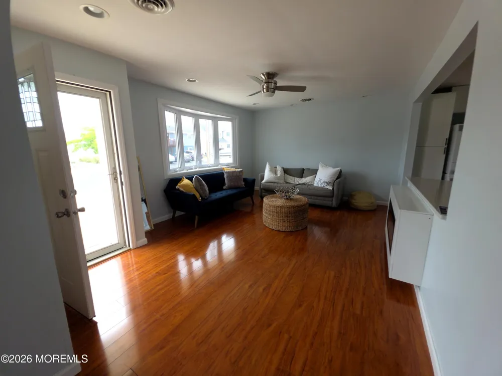 129 E Raritan Drive Little Egg Harbor, NJ 08087