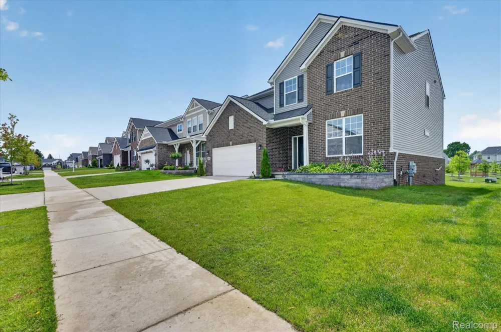 20983 Calabrese Drive Lyon Charter Township, MI 48178