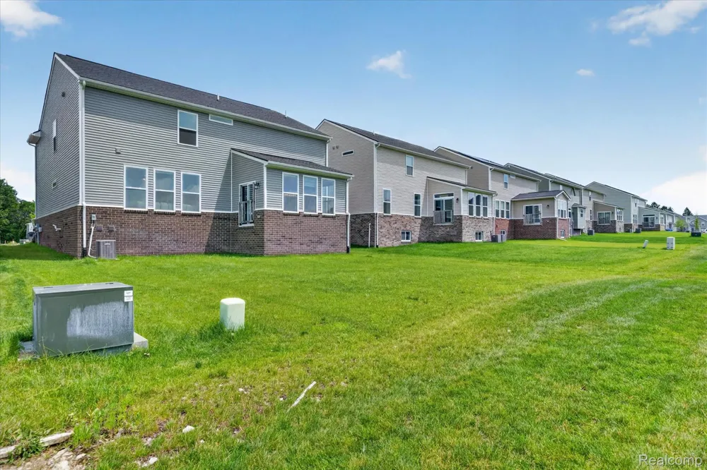 20983 Calabrese Drive Lyon Charter Township, MI 48178
