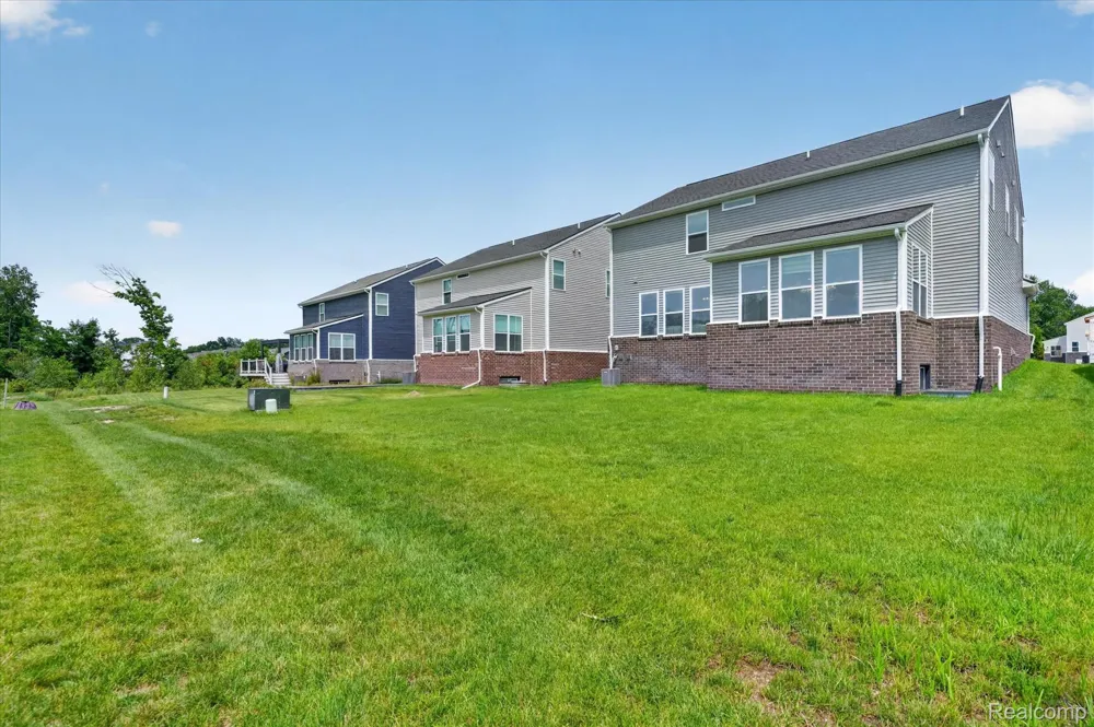 20983 Calabrese Drive Lyon Charter Township, MI 48178