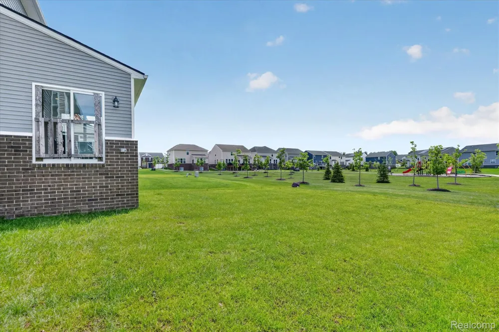 20983 Calabrese Drive Lyon Charter Township, MI 48178