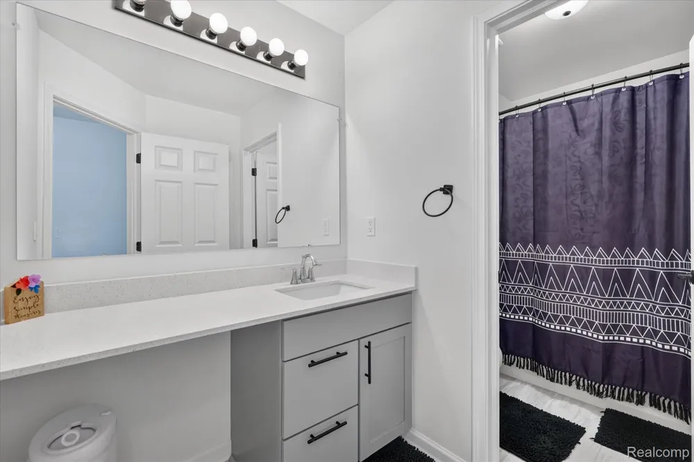 20983 Calabrese Drive Lyon Charter Township, MI 48178