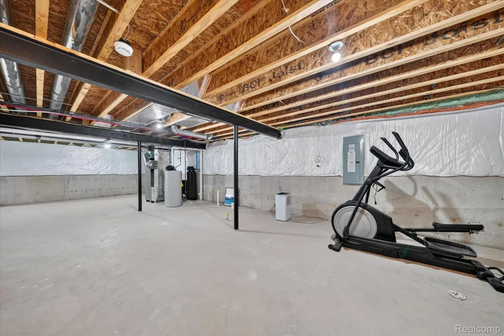 20983 Calabrese Drive Lyon Charter Township, MI 48178
