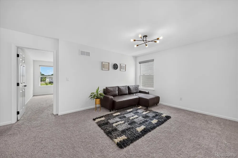 20983 Calabrese Drive Lyon Charter Township, MI 48178