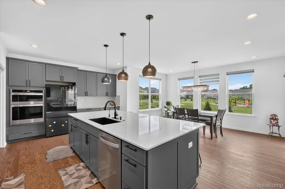 20983 Calabrese Drive Lyon Charter Township, MI 48178