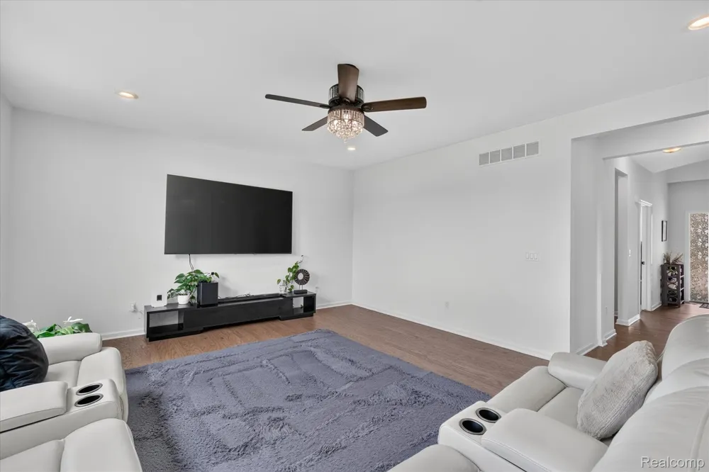20983 Calabrese Drive Lyon Charter Township, MI 48178