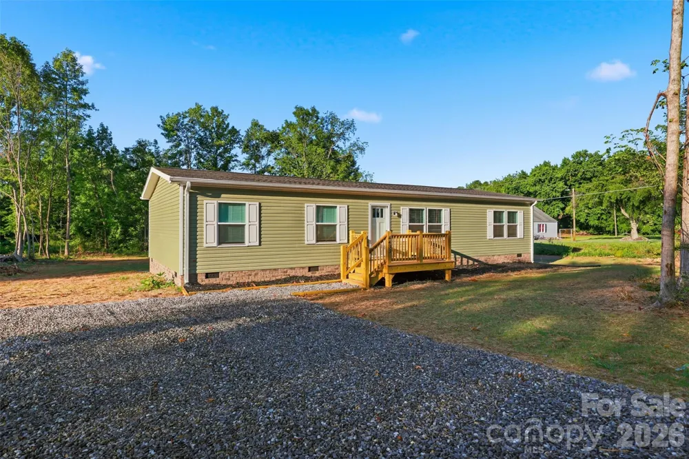 4433 Old US 421 Highway W Yadkinville, NC 27055