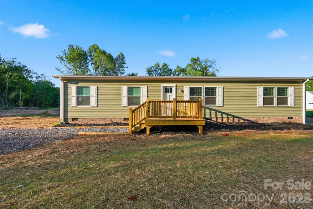 4433 Old US 421 Highway W Yadkinville, NC 27055
