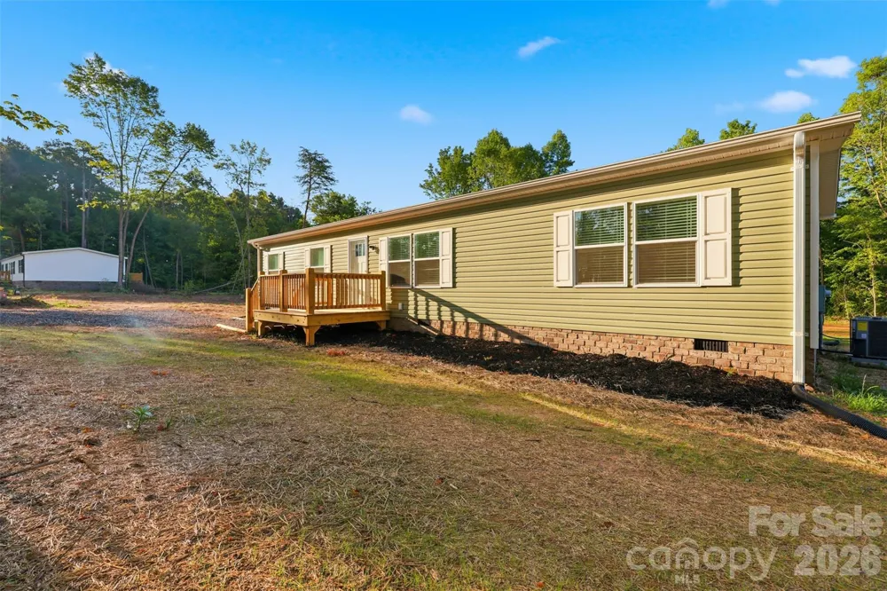 4433 Old US 421 Highway W Yadkinville, NC 27055