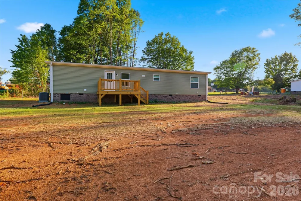 4433 Old US 421 Highway W Yadkinville, NC 27055