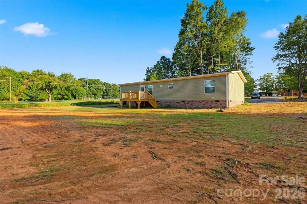 4433 Old US 421 Highway W Yadkinville, NC 27055