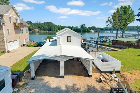 134 Lakeshore Drive