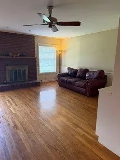 1906 E Beverly Drive Corsicana, TX 75110