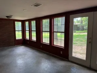 1906 E Beverly Drive Corsicana, TX 75110