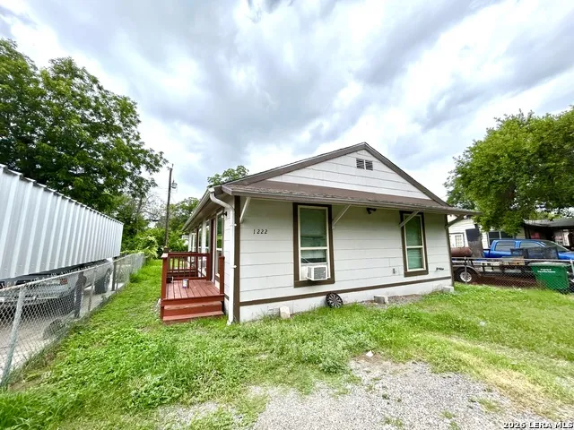 1222 FENFIELD AVE Unit 2 San Antonio, TX 78211