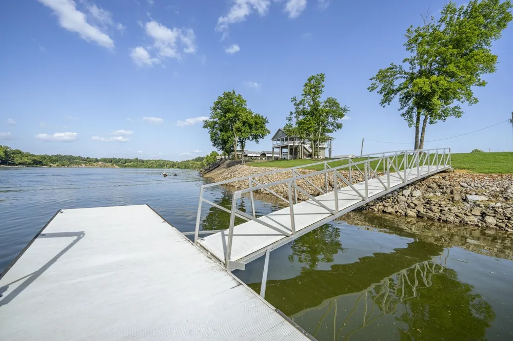 630 CONNIE BETH LN Savannah, TN 38372