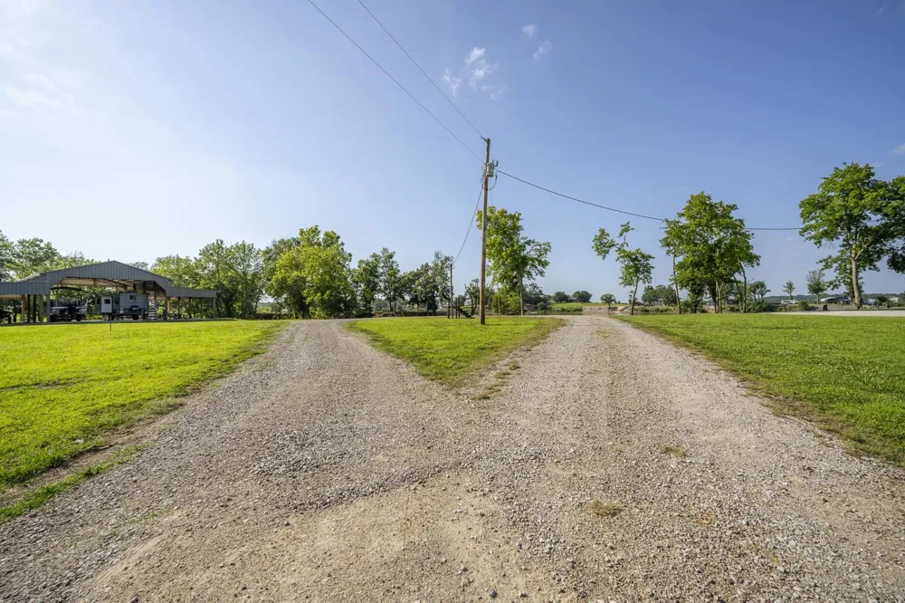 630 CONNIE BETH LN Savannah, TN 38372